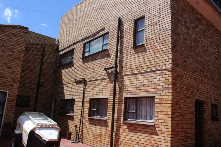 6 Bedroom Property for Sale in Van Der Hoff Park North West